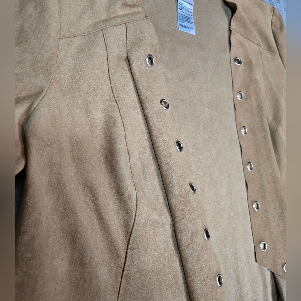 Chico's Faux Suede Drape Front Jacket With Grommets Size Medium Petite Tan - Picture 5 of 6